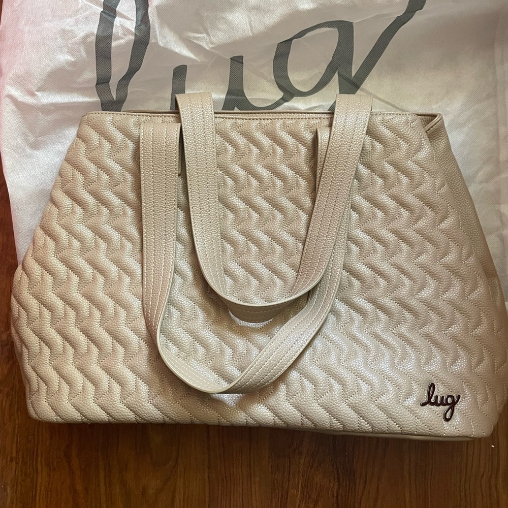 Lug Tempo VL (Vegan Leather) in Sand Taupe with abstract fern lining